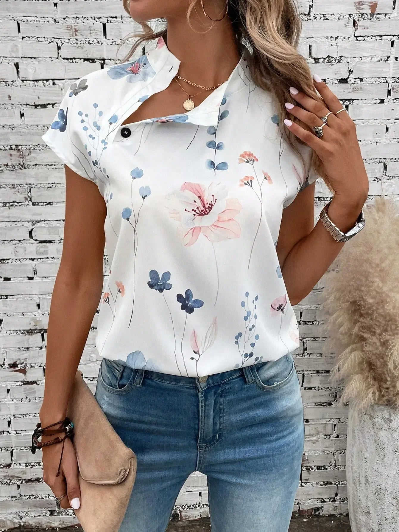 Eva™ | Blouse met bloemenprint en schuine hals